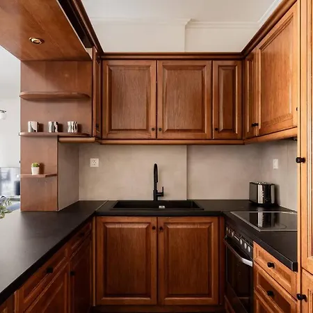 Faliro Sunlit 3br By Upstreet *
