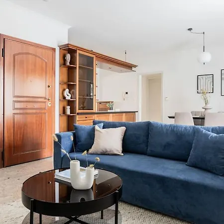 Faliro Sunlit 3br By Upstreet