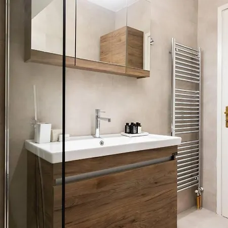 Faliro Sunlit 3br By Upstreet Athens